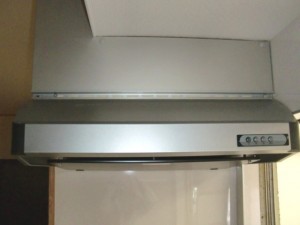 とても居心地がよいキッチン・リビング 　レンジフード　岸和田市