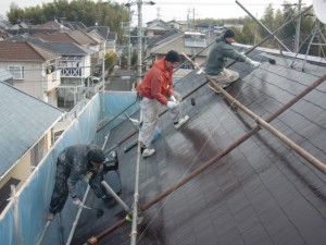 屋根塗装中！