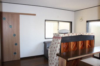 岸和田市西之内町の隣の部屋と行き来できる洋室