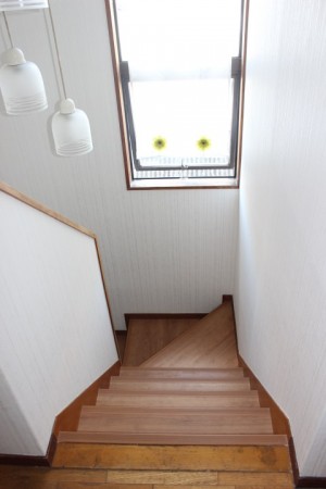 岸和田市の階段室壁張替え完了