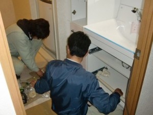 泉大津市なぎさ町の洗面化粧台とトイレ入れ替え工事