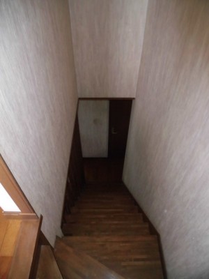 階段室のクロス張替え