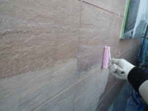 外壁塗装で下地塗りの工程の紹介です！　岸和田市加守町