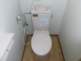 簡易水洗トイレに入替