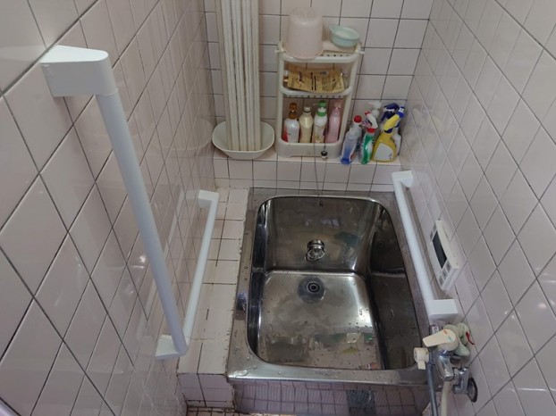 熊取町のお風呂場に手すり取付完了