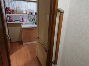 熊取町の廊下とトイレの手すり取付