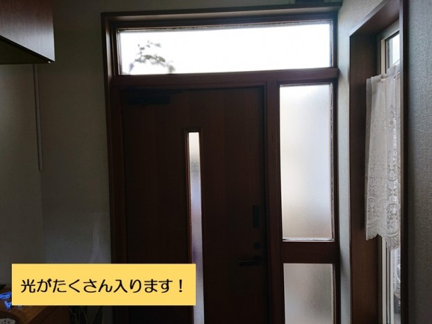 和泉市の玄関の欄間から光がたくさん入ります
