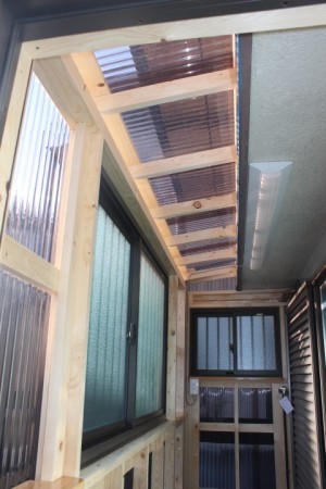 岸和田市の物干し小屋の窓