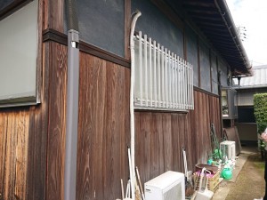 岸和田市の外壁の杉板張替え前