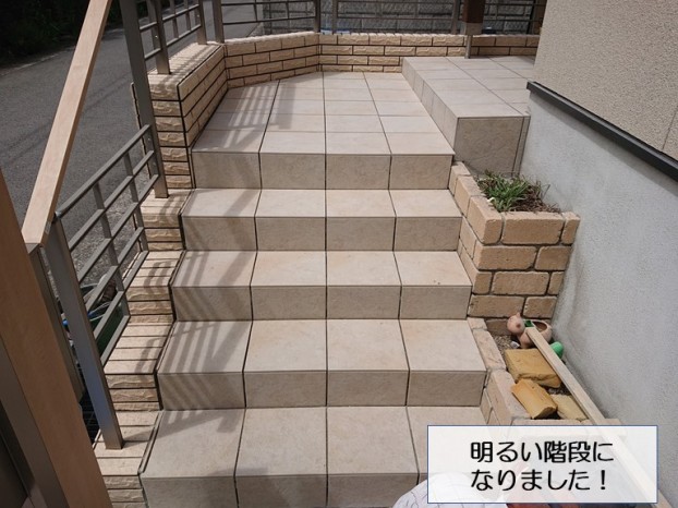 阪南市の外部の階段にタイルを貼りました