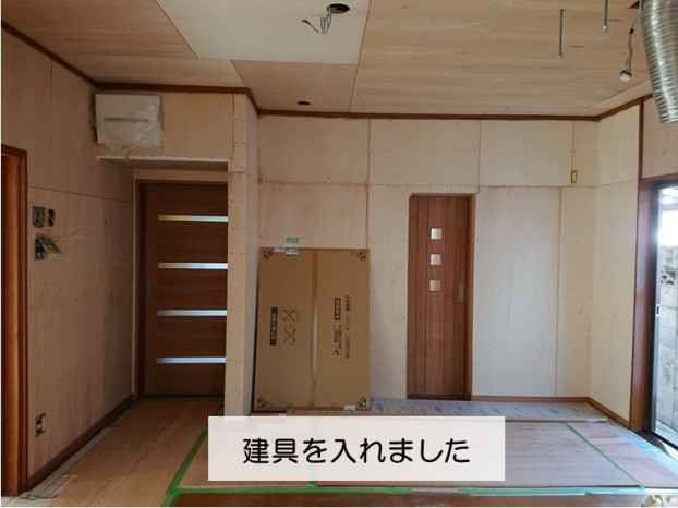 岸和田市のキッチンに建具を入れました