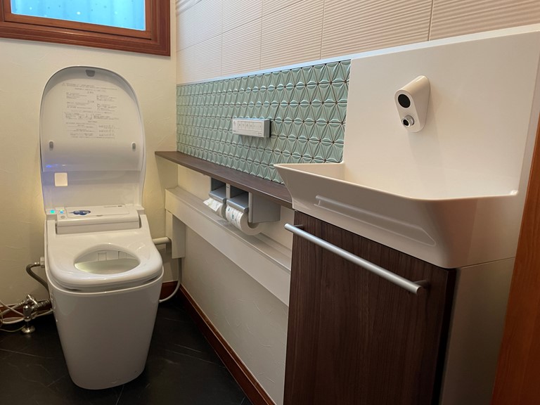 岸和田市のトイレの手洗い器