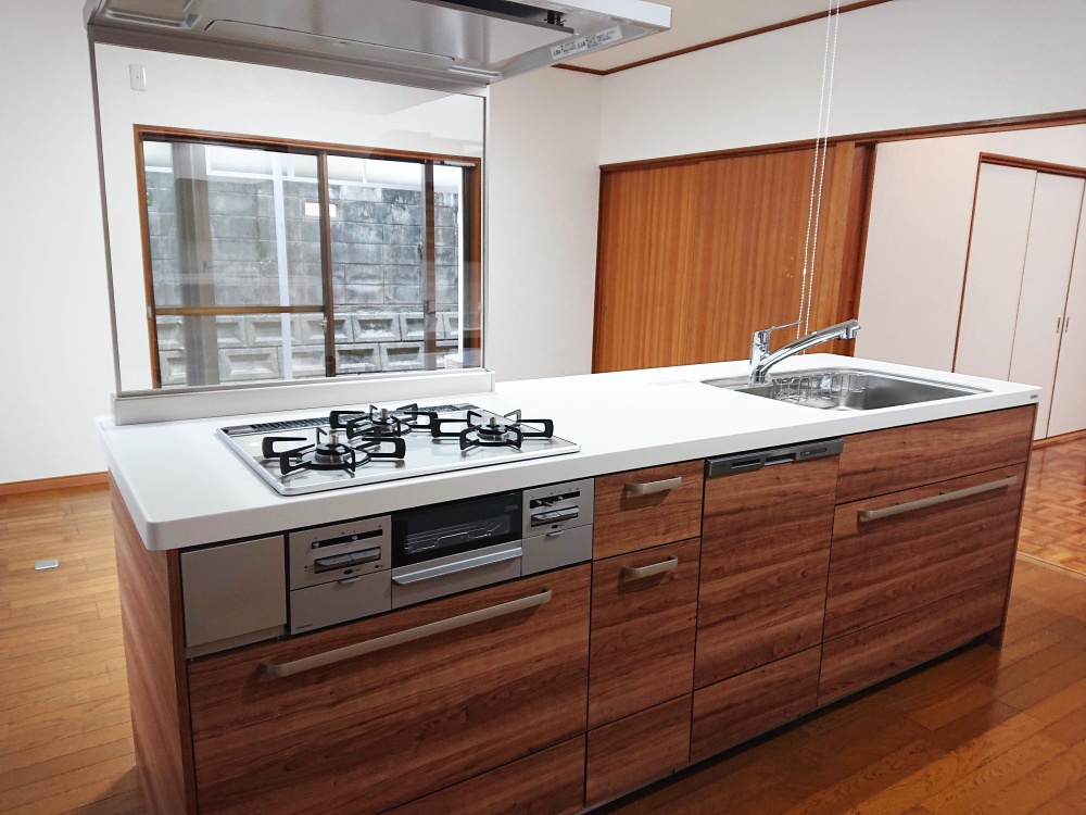 岸和田市で設置したクリナップのキッチンの収納