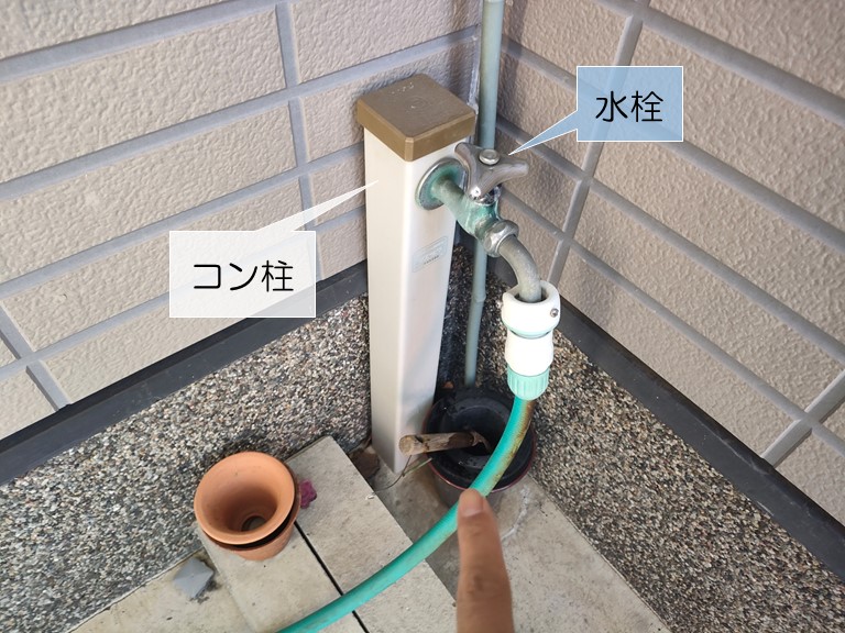 熊取町の外部水栓のコン柱