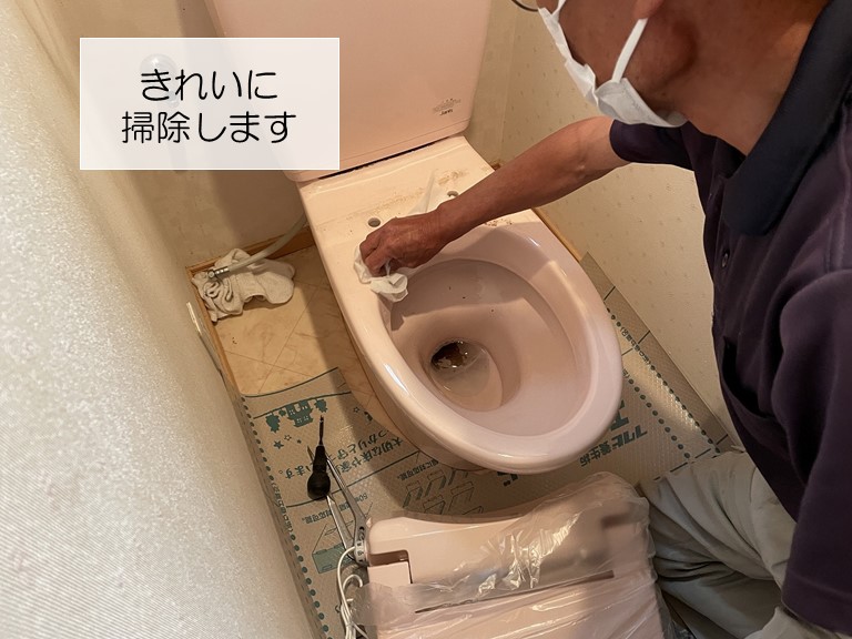 岸和田市のトイレを掃除します