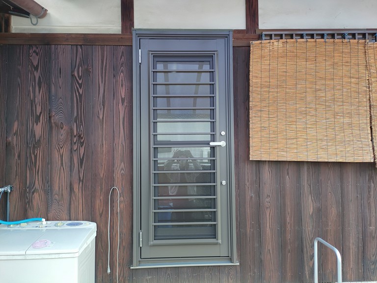 泉佐野市の勝手口交換!